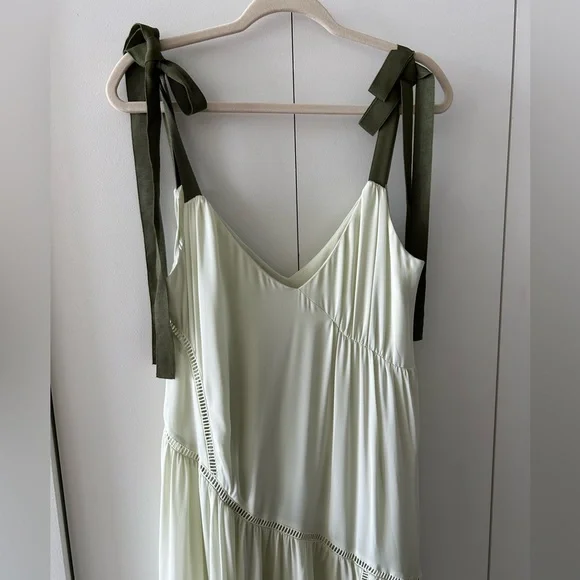 NWT CINQ À SEPT Claire tiered silk crepe de chine midi dress